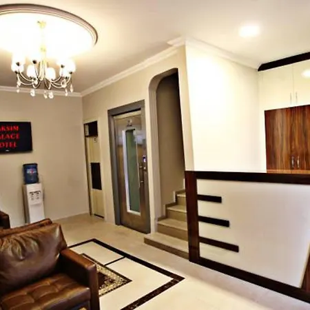 מלון Taksim Palace 3*