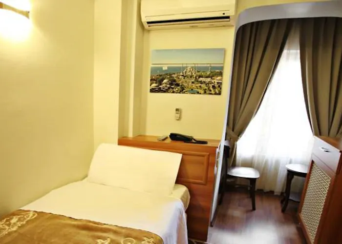 Taksim Palace 3*