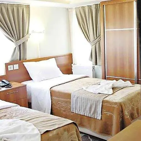 Taksim Palace 3*