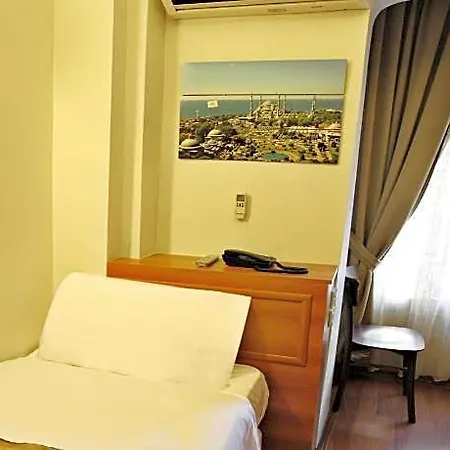 Taksim Palace 3*