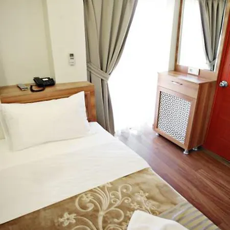 Taksim Palace 3*